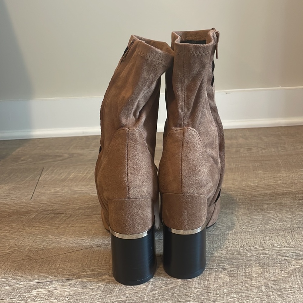 Design Lab Brown Booties Size 7 NEVER WORN - Picture 2 of 6